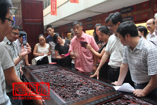 故宫博物院专家胡德生点评中国红木家具十大品牌——德恒阁红木家具公司作品